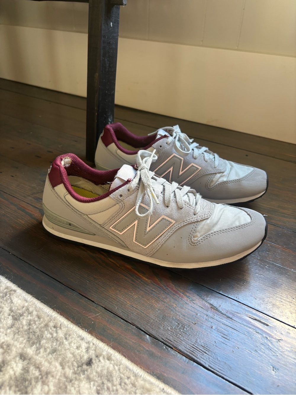 New Balance Women's Light Gray Sneakers with Burgundy Trim